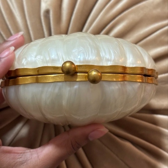 Luxe Rare Shell Clutch in Shimmering Cream - Picture 3 of 6